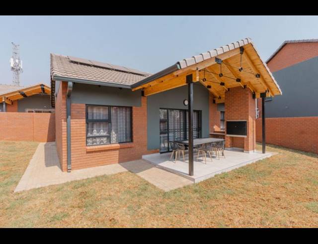 3 BEDROOM CLUSTER FOR SALE IN OLYMPUS AH